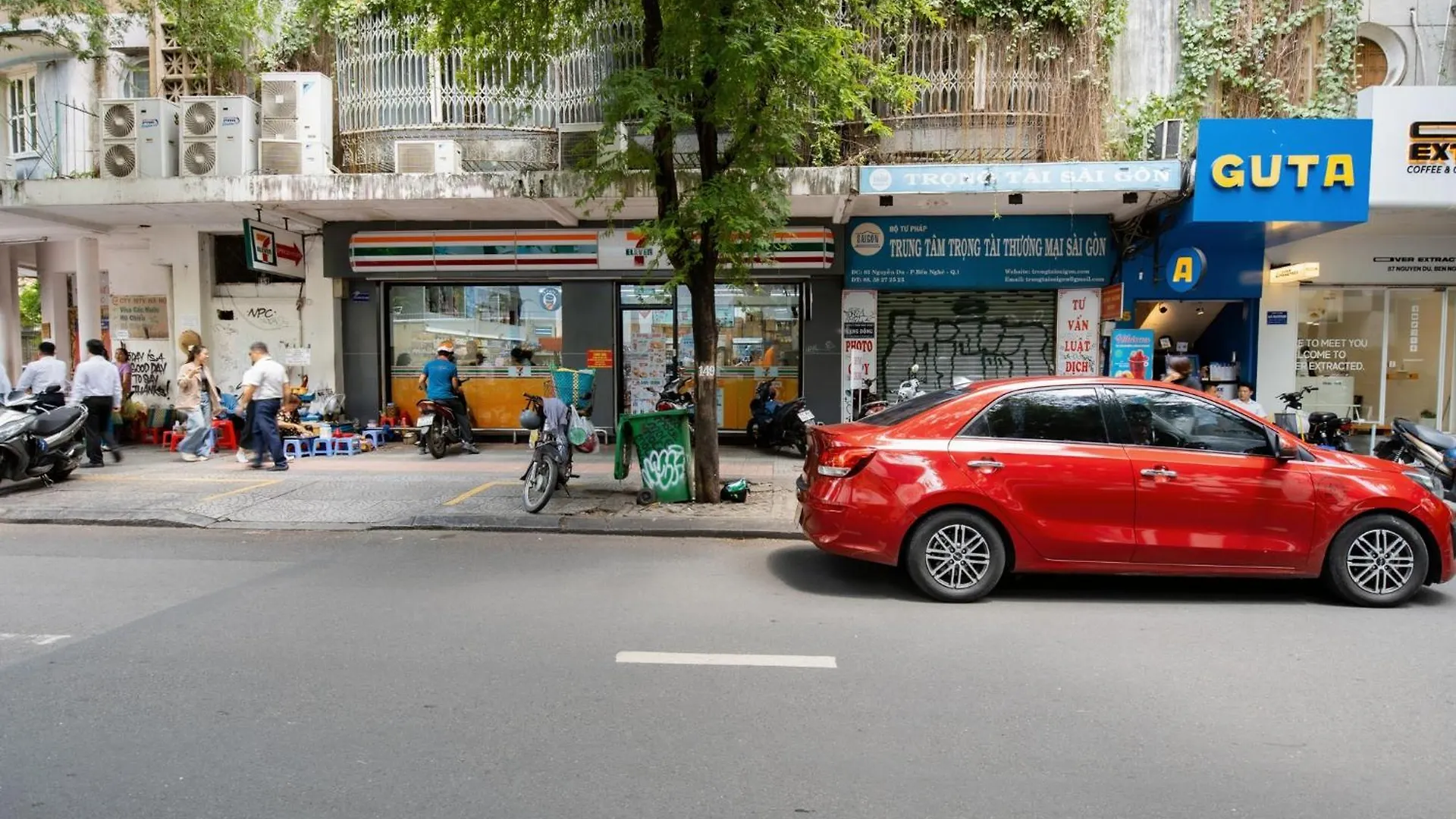 Studio Lagom 16: Urban Oasis near Notre-Dame Cathedral Ho Chi Minh City Vietnam