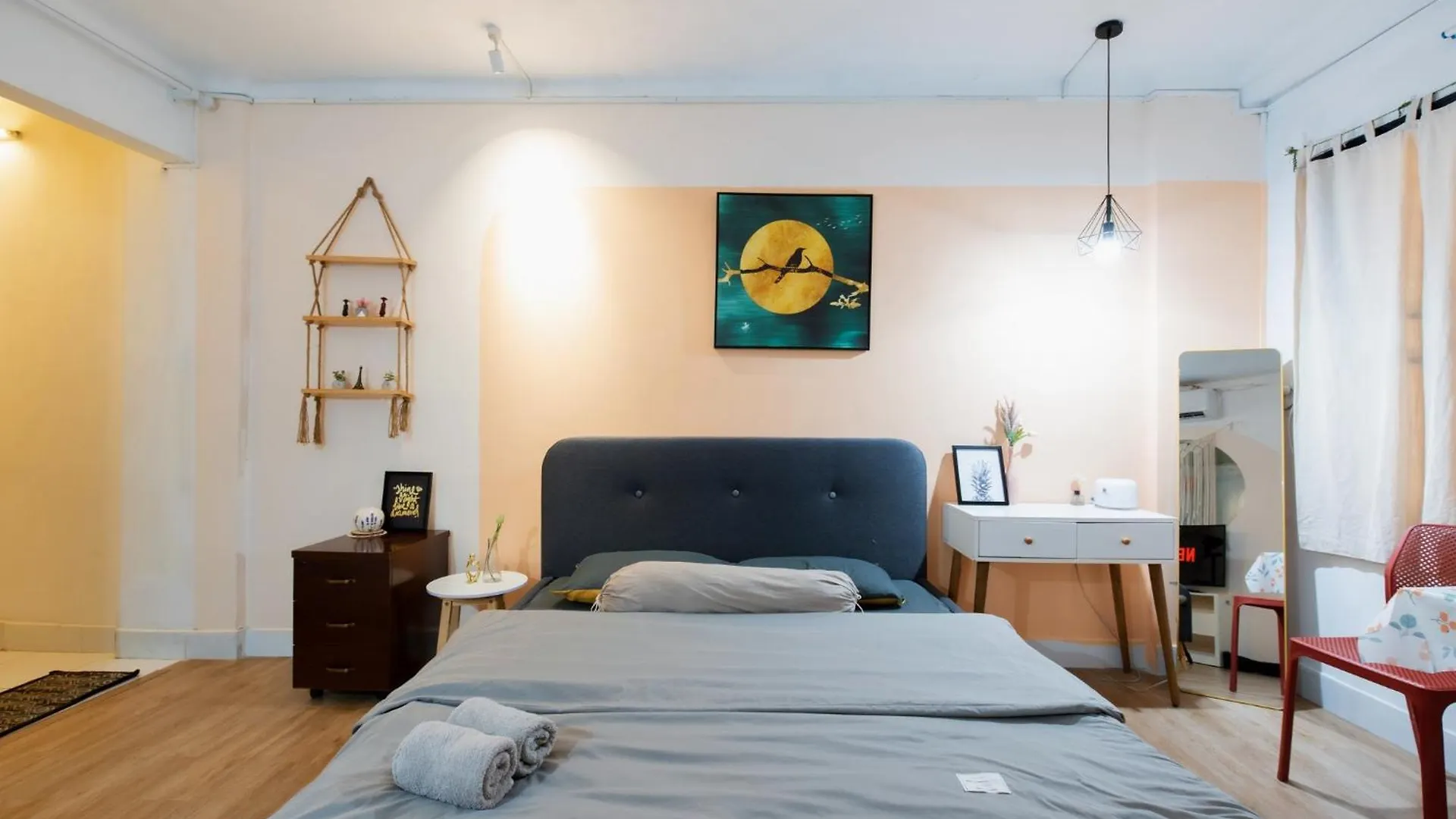 Studio Lagom 16: Urban Oasis near Notre-Dame Cathedral Ho Chi Minh City Apartment